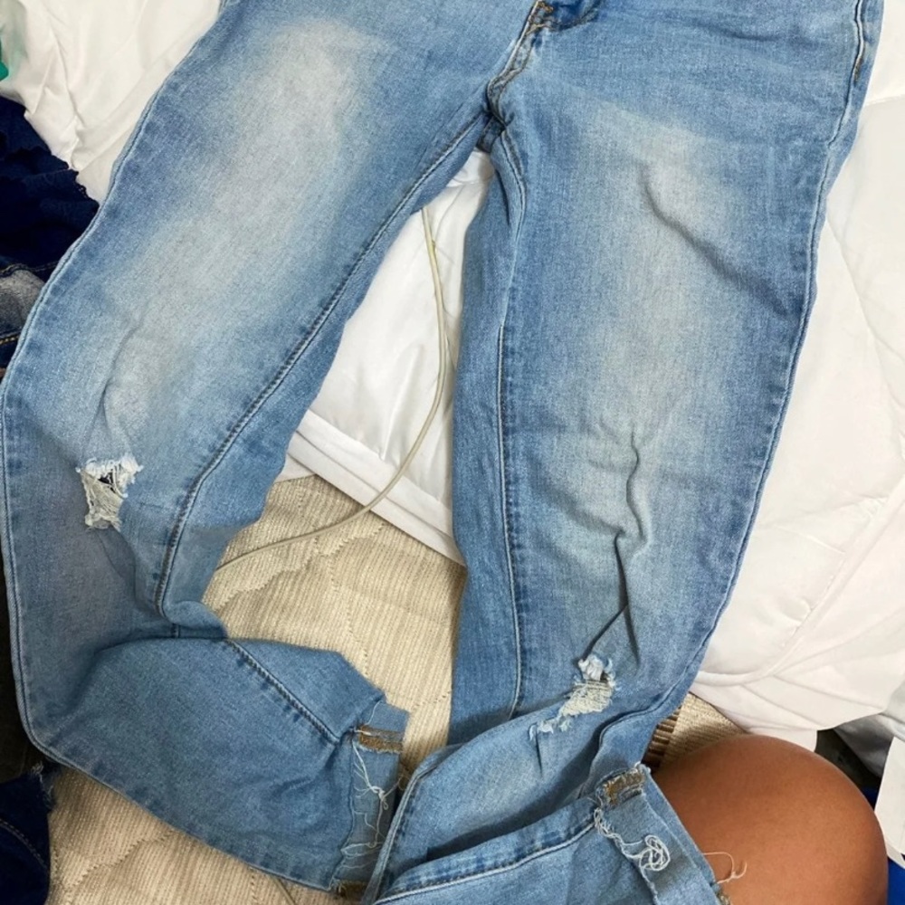 Jeans - Picture 2 of 4
